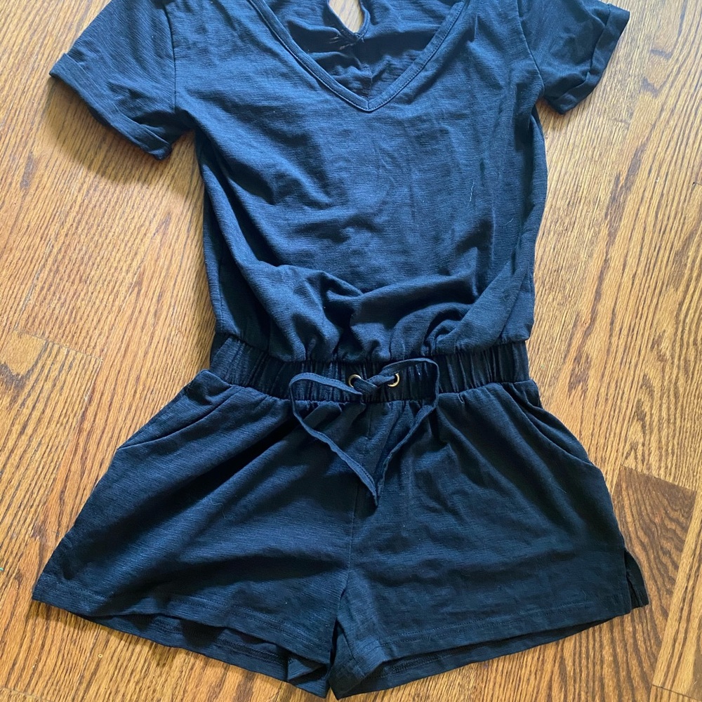 Altar’s state short romper